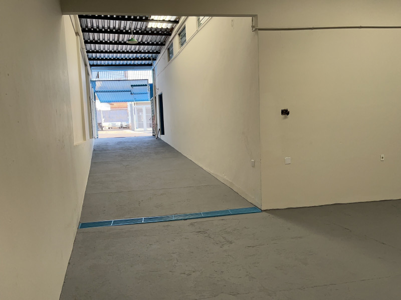 Comercial à venda Jardim Jussara com 190m² e 1 quarto por R$ 390.000 - 1825307160-img-2540.JPG