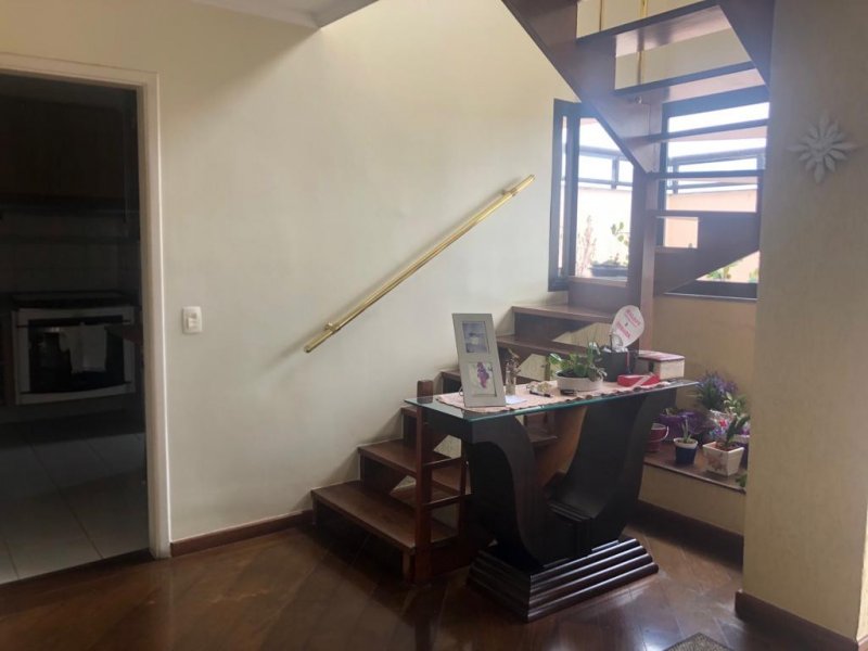 Cobertura à venda Vila Guarani com 169m² e 3 quartos por R$ 1.275.000 - 1699731024-foto10-escada-salas.jpeg