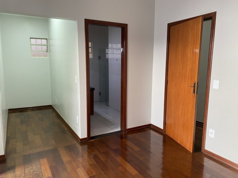 Casa à venda centro com 240m² e 3 quartos por R$ 550.000 - 39113393-76e5928d-0952-43f7-b272-459e47d8f8d9.jpeg