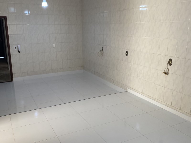 Casa à venda Jardim Alvorada com 250m² e 3 quartos por R$ 650.000 - 927183315-28c4d018-d59e-4bbf-89a0-70681d971c12.jpeg
