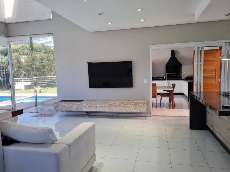 Casa à venda Lajeado com 300m² e 4 quartos por R$ 1.530.000 - 2114094473-sala-televisao.jpeg