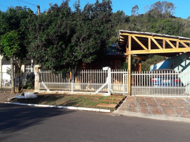 Casa à venda Vila Nova com 255m² e 1 quarto por R$ 149.000 - 1063001698-408a6965-6cd1-4e68-91a9-c5da91bd595b.jpg