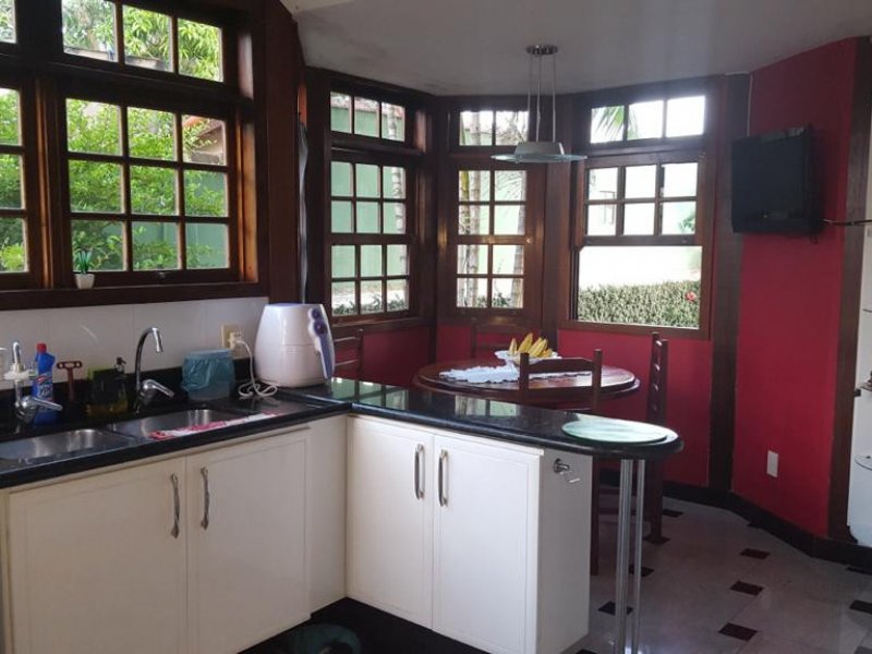 Casa à venda Boqueirão com 510m² e 4 quartos por R$ 855.000 - 892648112-20-cozinha.jpeg