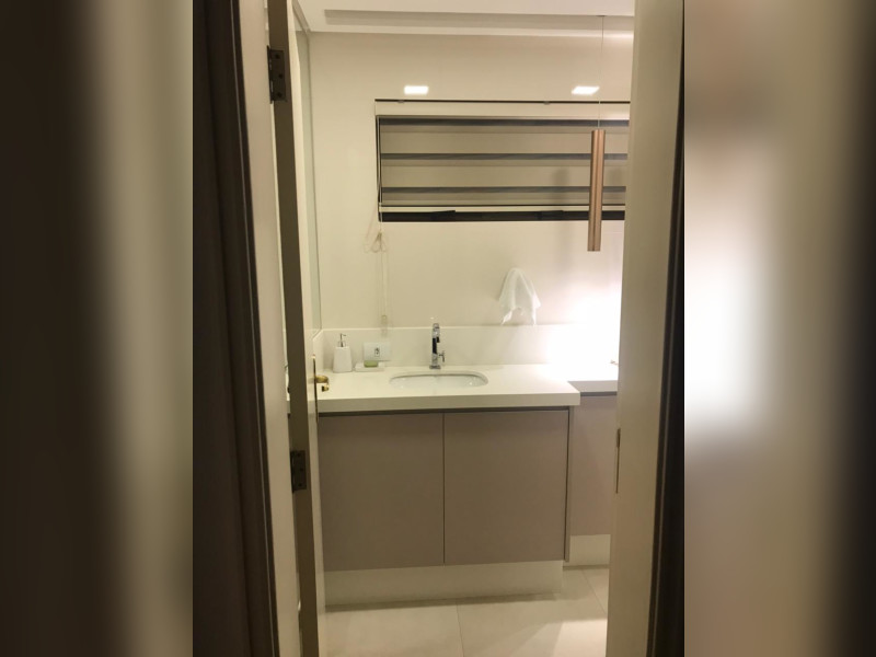 Casa à venda Jardim Lancaster com 234m² e 3 quartos por R$ 1.350.000 - banheiro-social-entrada.jpeg