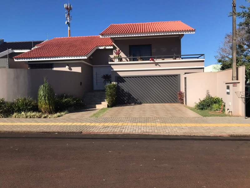 Casa à venda Jardim Lancaster com 234m² e 3 quartos por R$ 1.350.000 - fachada-casa.jpeg