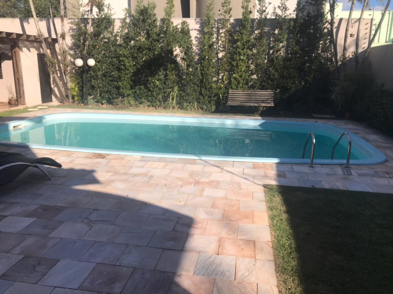 Casa à venda Jardim Lancaster com 234m² e 3 quartos por R$ 1.350.000 - piscina-vista-fundos.jpeg