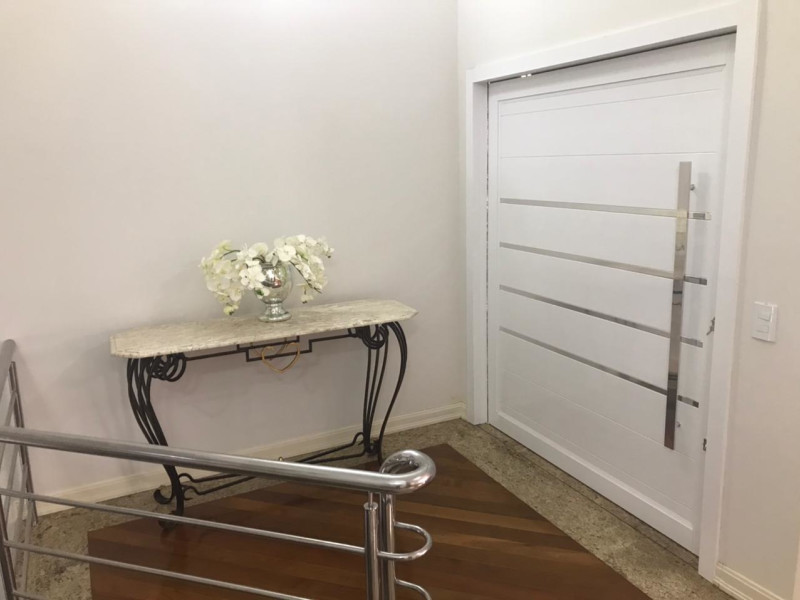 Casa à venda Jardim Lancaster com 234m² e 3 quartos por R$ 1.350.000 - porta-de-entrada.jpeg