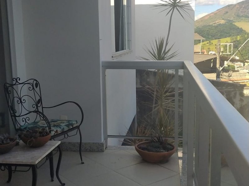 Casa à venda Centro com 342m² e 3 quartos por R$ 720.000 - 1057902652-varanda.jpg