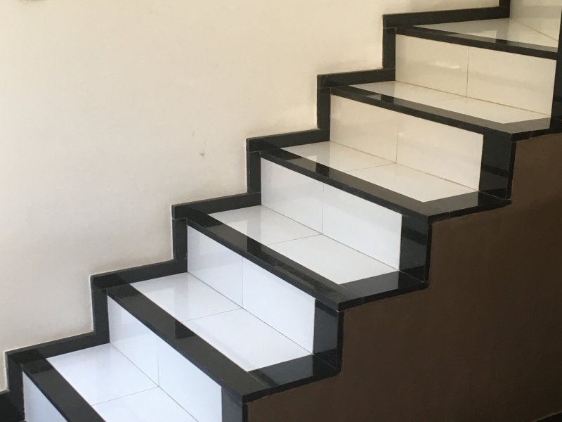 Casa à venda Atlântica com 112m² e 2 quartos por R$ 327.000 - 948469-escada-primeiro-lance.JPG