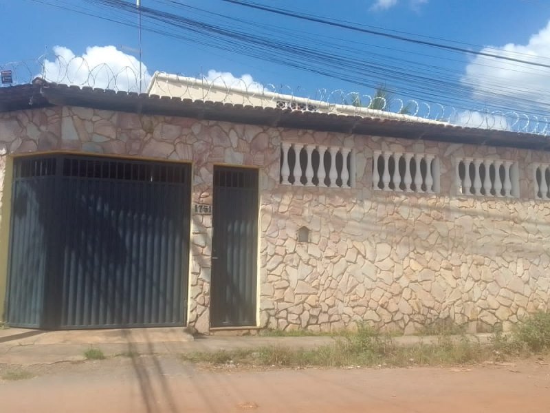 Casa à venda Dona Quita com 300m² e 3 quartos por R$ 285.000 - 404044532-img-20220720-wa0044.jpg