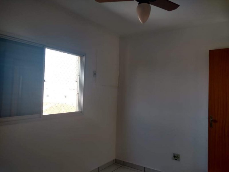 Apartamento à venda Parque Residencial Lauriano Tebar com 69m² e 2 quartos por R$ 200.000 - 630550906-img-20191015-wa0041.jpg
