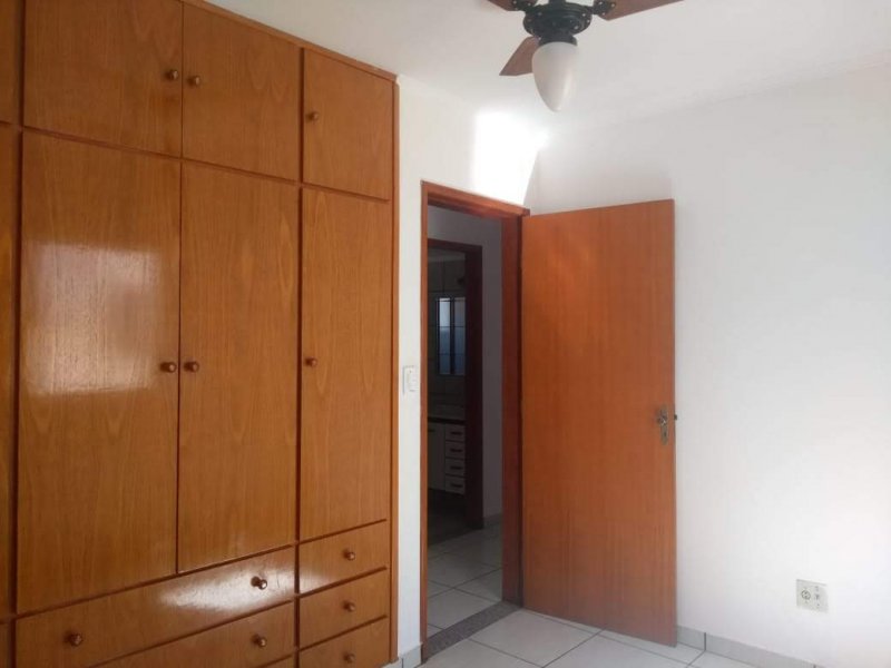 Apartamento à venda Parque Residencial Lauriano Tebar com 69m² e 2 quartos por R$ 200.000 - 739594416-img-20191015-wa0052.jpg
