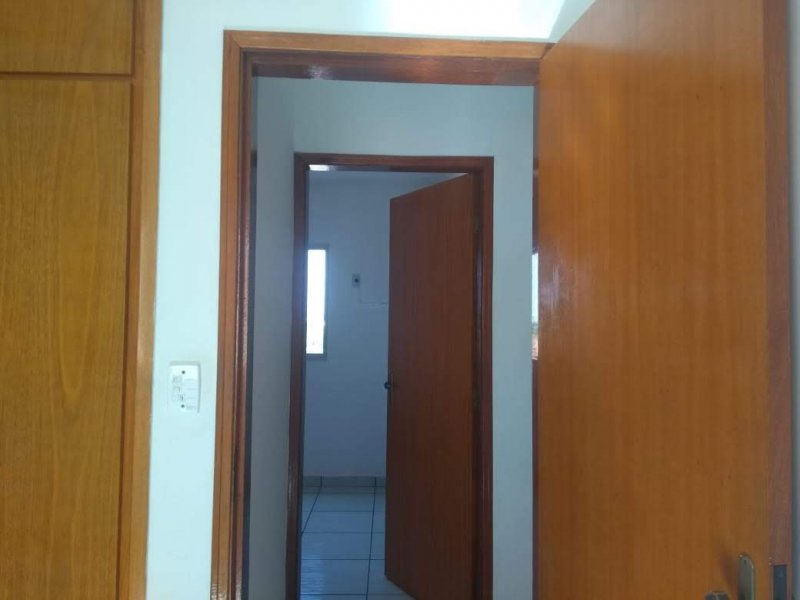 Apartamento à venda Parque Residencial Lauriano Tebar com 69m² e 2 quartos por R$ 200.000 - 957827880-img-20191015-wa0047.jpg