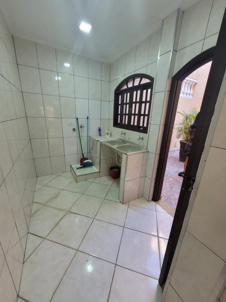 Casa à venda Laranjeiras com 295m² e 4 quartos por R$ 755.000 - 1945685768-img-20220701-wa0058.jpg