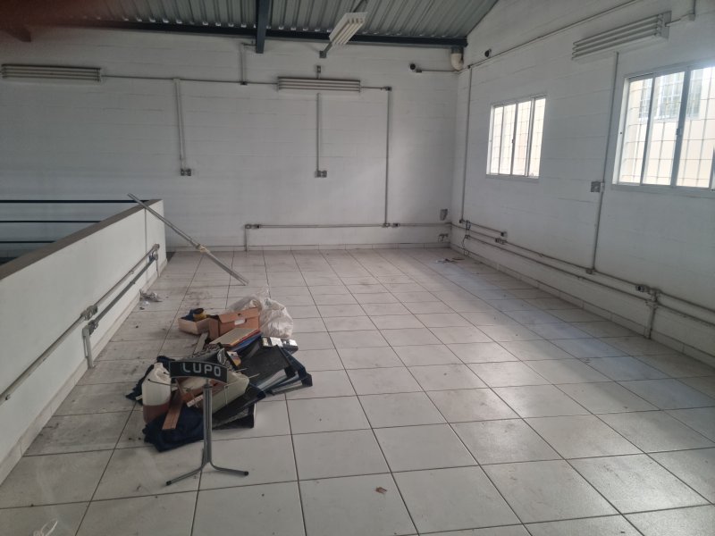 Comercial à venda Jardim Ouro Branco com 280m² e 1 quarto por R$ 1.200.000 - 1848545536-5-mezanino.jpg