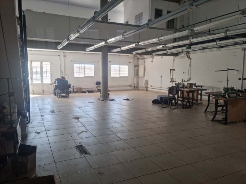 Comercial à venda Jardim Ouro Branco com 280m² e 1 quarto por R$ 1.200.000 - 2119163027-2-salao-terreo.jpg