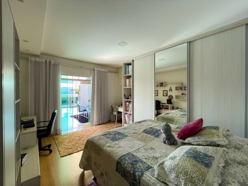 Casa de condomínio à venda Centro com 468m² e 4 quartos por R$ 1.960.000 - 1093750462-quarto-1-sup-varanda.jpg