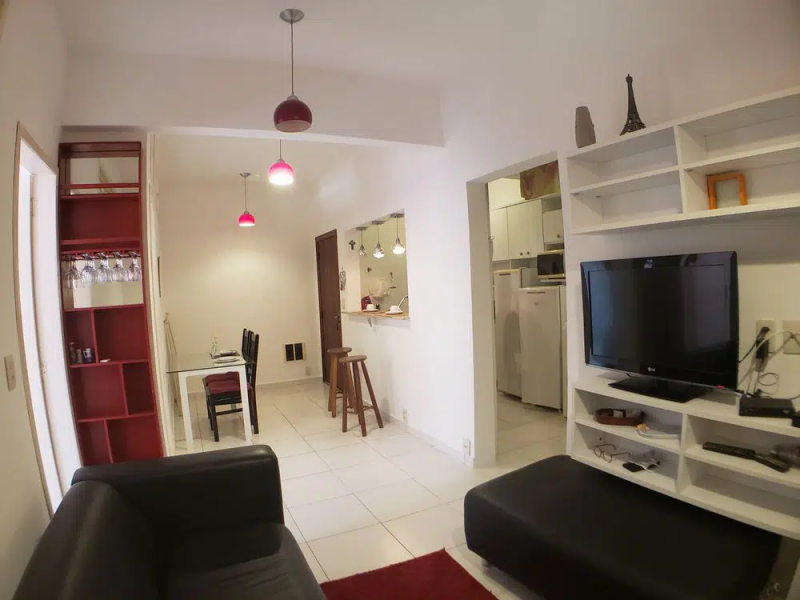 Apartamento à venda Barra da Tijuca com 60m² e 2 quartos por R$ 380.000 - 1482740486-sala-cozinha-apartamento-2q-tijuca-rio.png