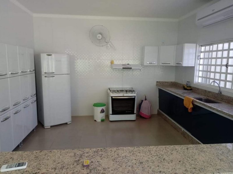Casa de condomínio à venda Centro com 400m² e 4 quartos por R$ 950.000 - 1838439775-575fd350-4b5f-44cc-ab22-3975bb77a7f5.jpg