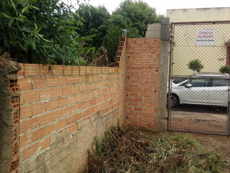 Terreno à venda Jardim Anhangüera com 136m² e 1 quarto por R$ 185.000 - 1659876711-20181122-083051.jpg