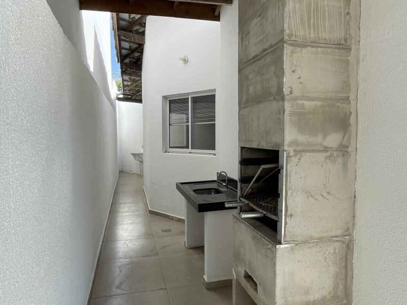 Casa à venda Centro com 127m² e 2 quartos por R$ 298.000 - 1879843860-c2276809-8223-4fbb-8bcf-50d54e5d43d4.jpeg