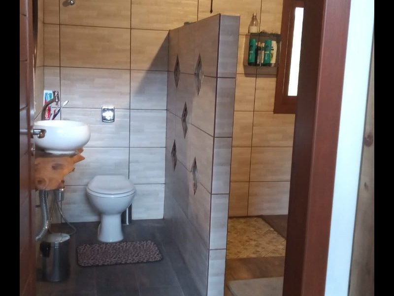 Sítio à venda Centro com 20000m² e 1 quarto por R$ 1.770.000 - 1075741629-banheiro.jpg