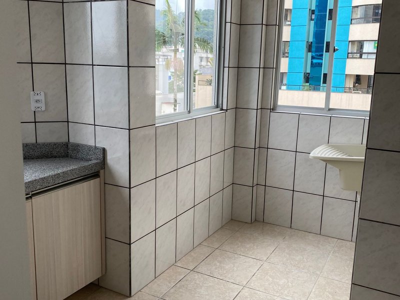 Apartamento para alugar Centro com 82m² e 2 quartos por R$ 3.200 - 292059386-cozinha.jpeg