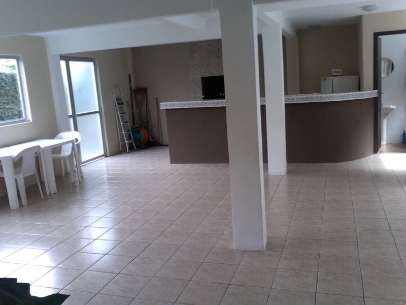 Apartamento à venda Mercês com 80m² e 3 quartos por R$ 450.000 - 1469933415-salao-de-festas-8.jpg