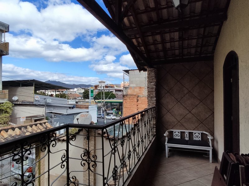 Casa à venda Sagrada Família com 211m² e 4 quartos por R$ 747.000 - 366938137-img-20220710-131121.jpg