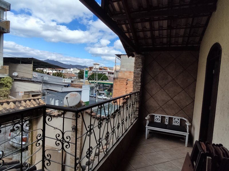 Casa à venda Sagrada Família com 211m² e 4 quartos por R$ 747.000 - 691212492-img-20220710-131116.jpg