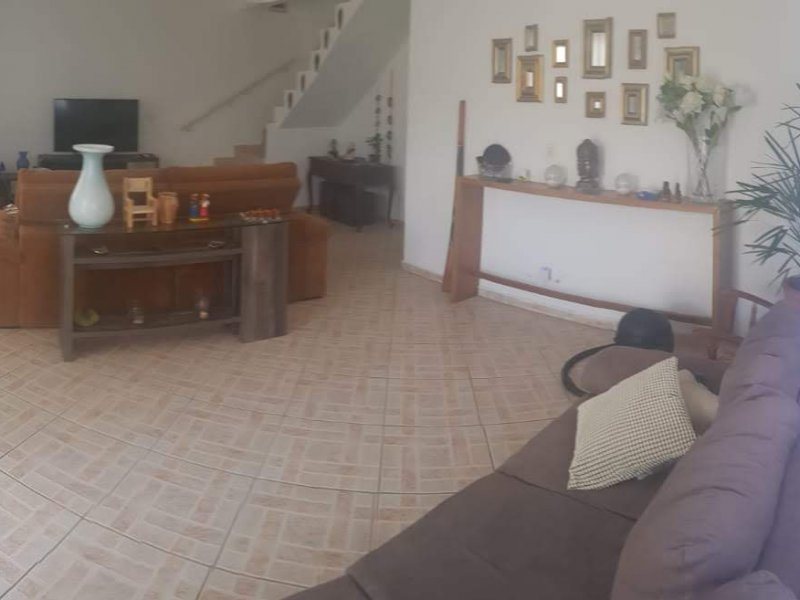 Casa à venda Jardim Suarão - Interior com 180m² e 3 quartos por R$ 380.000 - 1688909703-18bf1da4-0960-428e-864f-c80fba148eed.jpeg