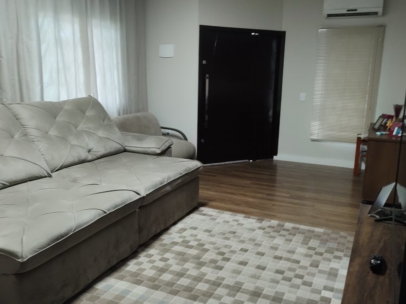 Casa à venda Vila Nova com 180m² e 3 quartos por R$ 590.000 - 1465055856-img-20220106-091203820.jpg