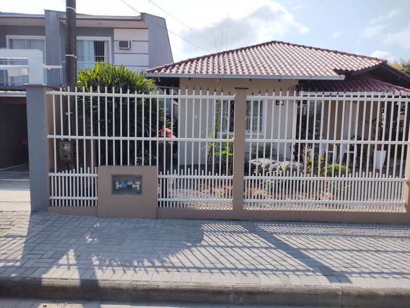 Casa à venda Vila Nova com 180m² e 3 quartos por R$ 590.000 - 1669924979-img-20210927-093941387.jpg