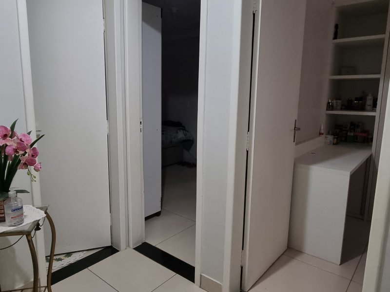 Apartamento à venda Taguatinga Norte (Taguatinga) com 66m² e 2 quartos por R$ 300.000 - 1309617284-hall.jpg