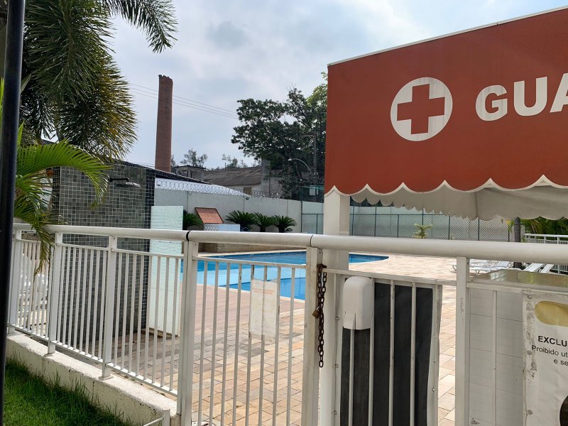 Apartamento à venda Centro com 64m² e 3 quartos por R$ 280.000 - 1573457671-piscina.jpeg