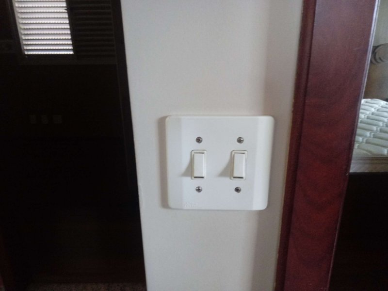Apartamento à venda Santa Branca com 124m² e 3 quartos por R$ 500.000 - 2107432430-11-interruptor-copa-hall.jpg