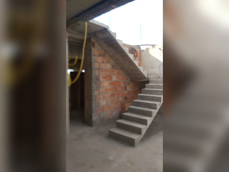 Casa de condomínio à venda Centro com 400m² e 4 quartos por R$ 600.000 - obra-foto-escada.jpeg