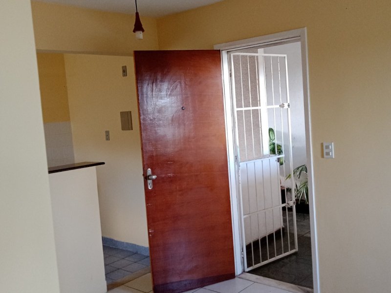 Apartamento à venda Quintas do Picuaia com 55m² e 2 quartos por R$ 115.000 - 1807874791-img-20220805-154635.jpg