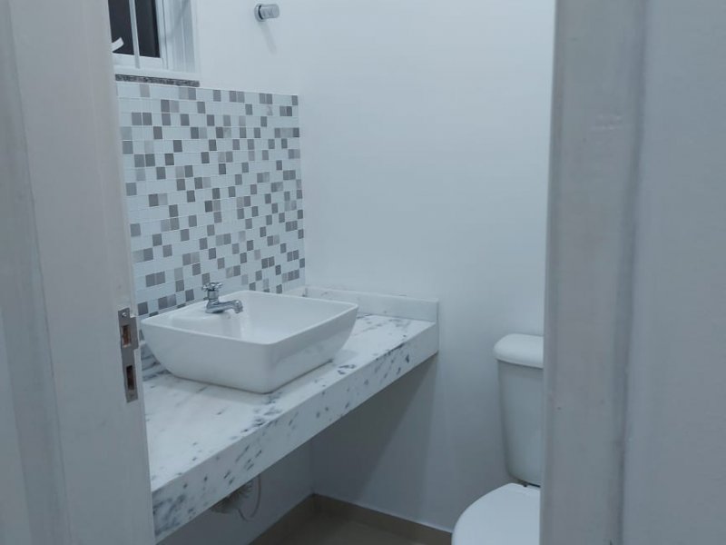 Casa à venda Jardim Santos Dumont III com 135m² e 3 quartos por R$ 485.000 - 1086338222-lavabo.jpeg