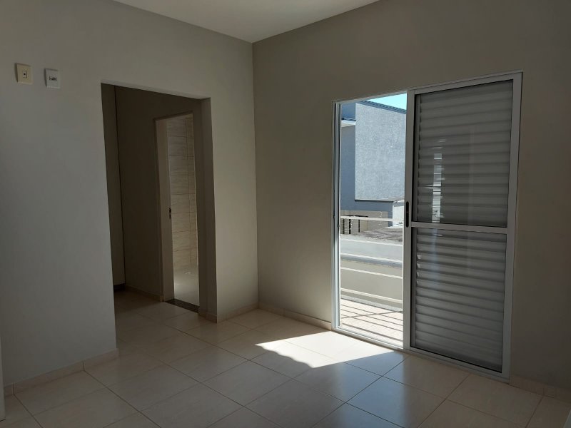 Casa à venda Jardim Santos Dumont III com 135m² e 3 quartos por R$ 485.000 - 689316539-suitecomcloset.jpeg