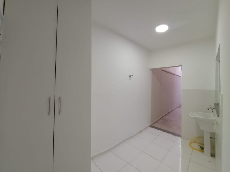 Casa à venda Jardim Santos Dumont III com 135m² e 3 quartos por R$ 485.000 - 99164214-lavanderia.jpeg