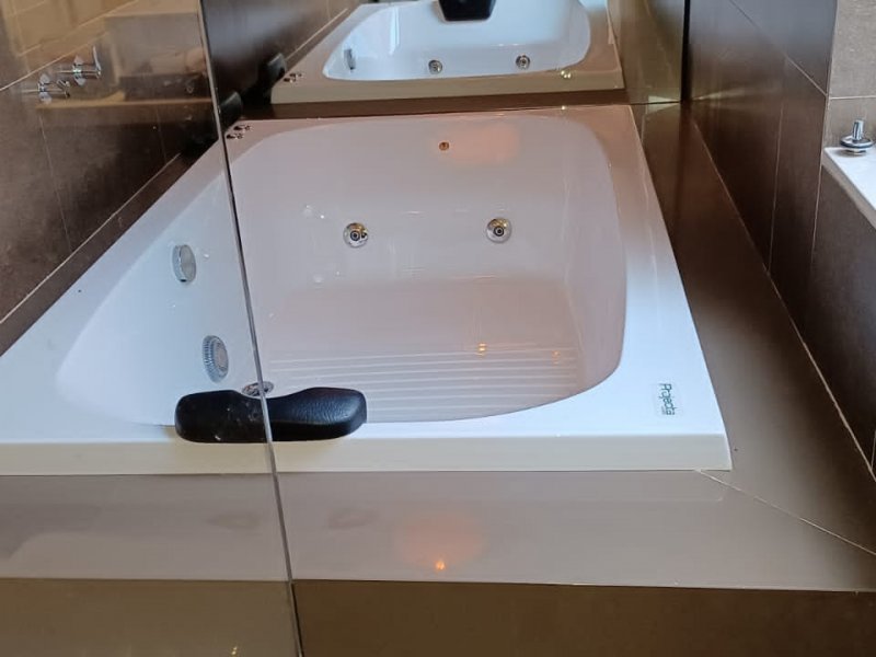 Casa à venda Jardim Botanico com 800m² e 4 quartos por R$ 1.450.000 - 961443823-banheira-hydro-2.jpg