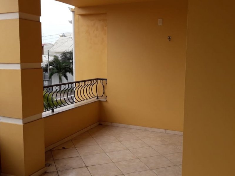 Casa à venda Estância Velha com 283m² e 3 quartos por R$ 887.000 - 1027052188-varanda-frente.jpg