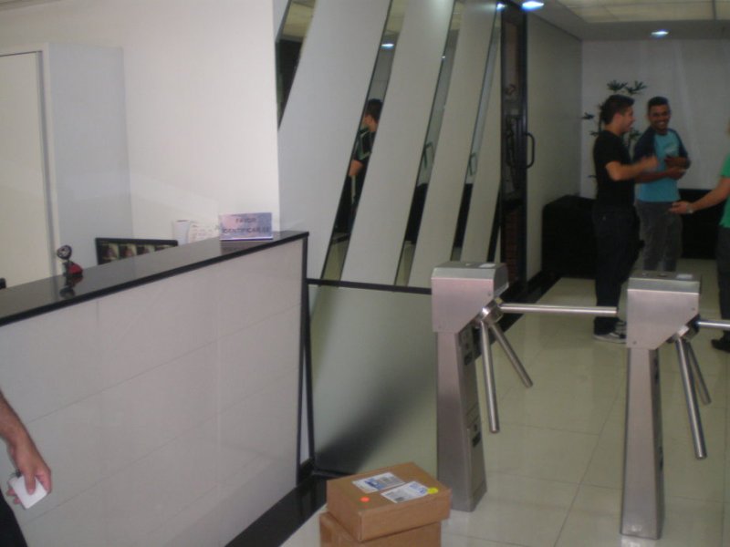 Comercial à venda Campo Belo com 40m² e 1 quarto por R$ 450.000 - 685287709-portaria.jpg