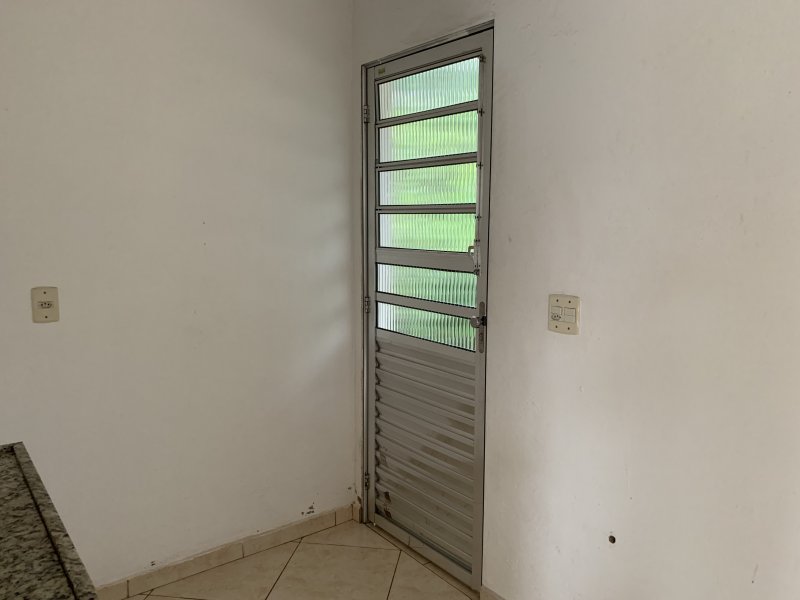 Terreno à venda Chácaras Cangueirinha com 725m² e 1 quarto por R$ 650.000 - 1076973200-img-0709.JPG
