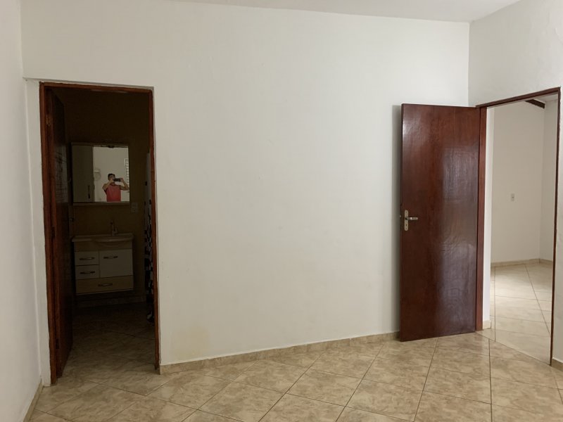 Terreno à venda Chácaras Cangueirinha com 725m² e 1 quarto por R$ 650.000 - 658732903-img-0705.JPG