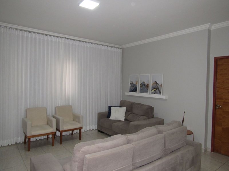 Casa à venda Centro com 470m² e 3 quartos por R$ 1.050.000 - 2123147967-21e79dadc355c02d708e7509217e0d22.jpg