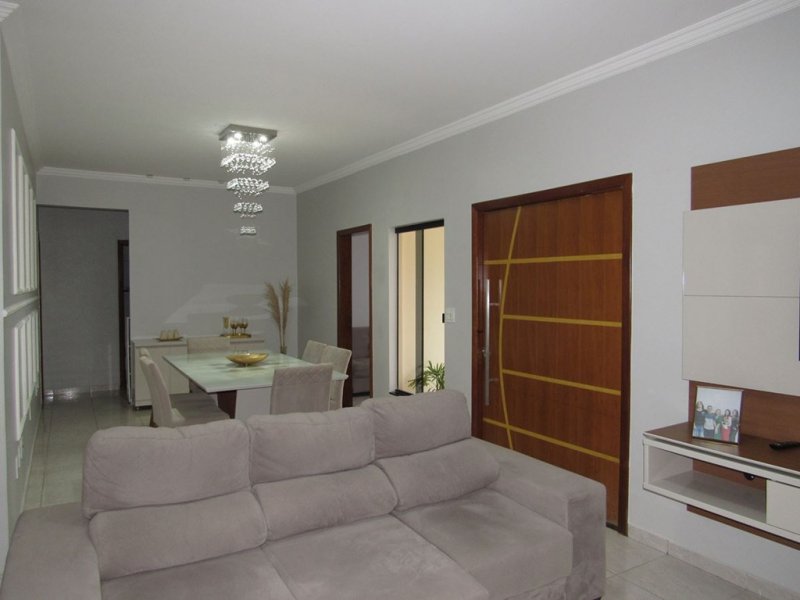 Casa à venda Centro com 470m² e 3 quartos por R$ 1.050.000 - 415090152-dfac5dd8b91dde50fcefaeba04940799.jpg