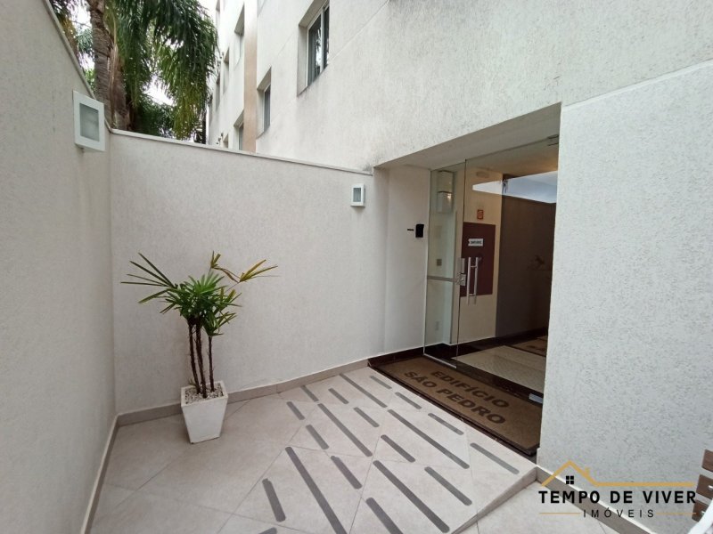 Apartamento à venda Vista Alegre com 35m² e 1 quarto por R$ 239.000 - 1774715069-porta-de-entrada-edificio.jpg