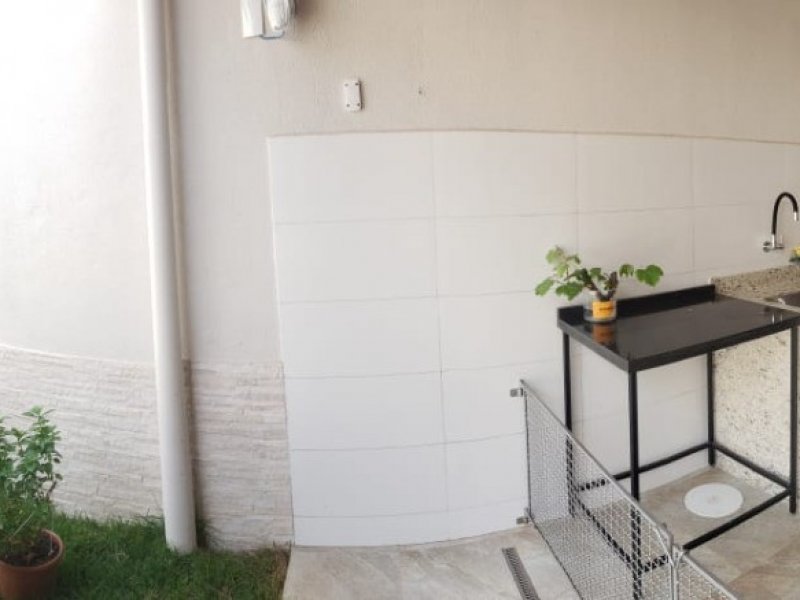 Casa à venda Jardim Andere com 250m² e 4 quartos por R$ 950.000 - 1059926886-lavanderia.jpeg